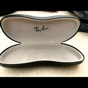 Black Ray-Ban glasses case